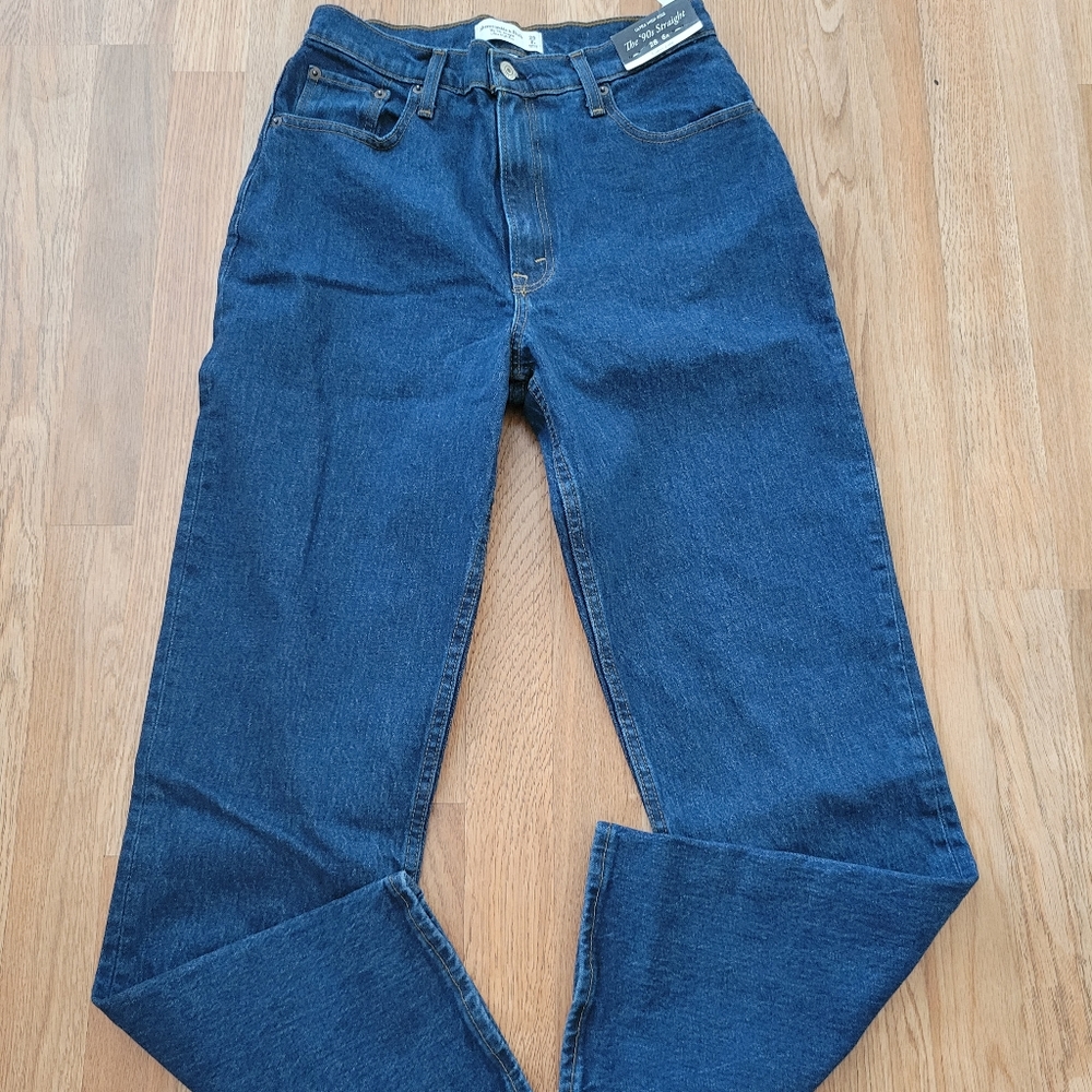 A&F Curve Love 90s Straight - Ultra high rise jeans.